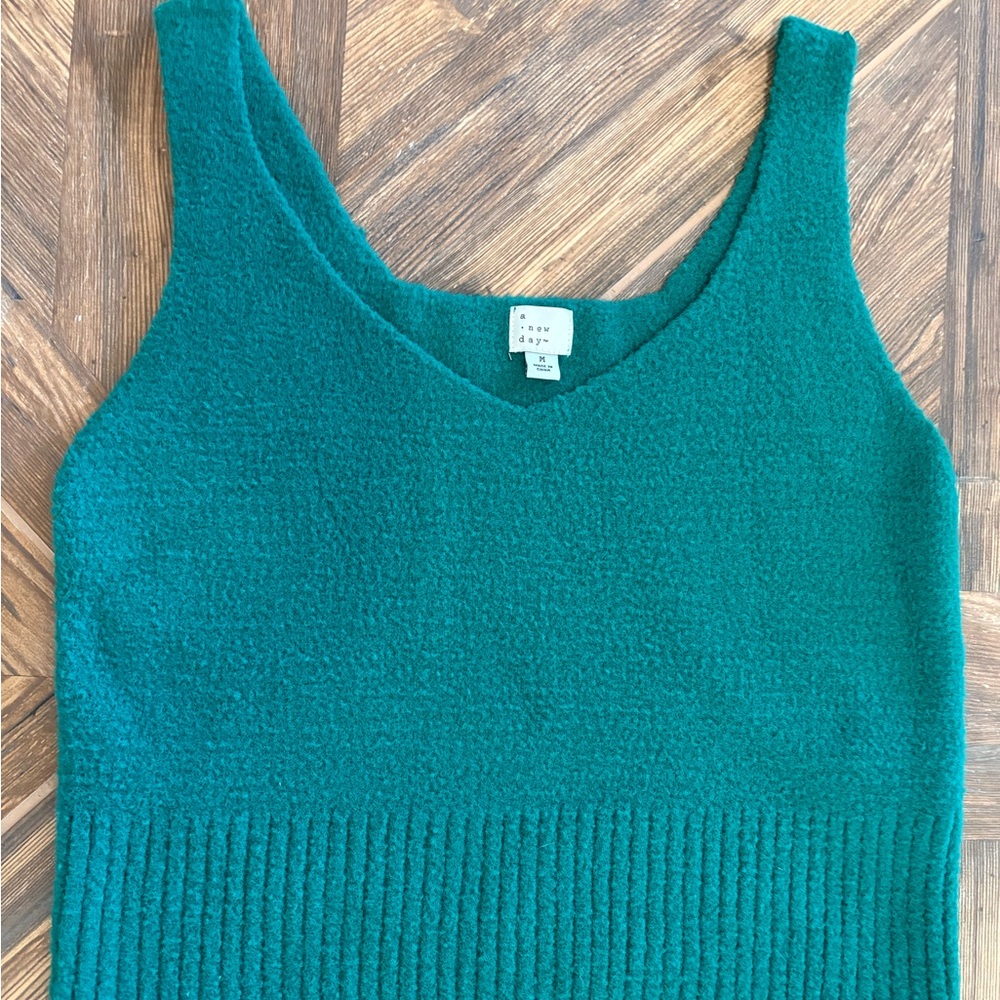 A New Day Sleeveless Cropped Knit Top Medium